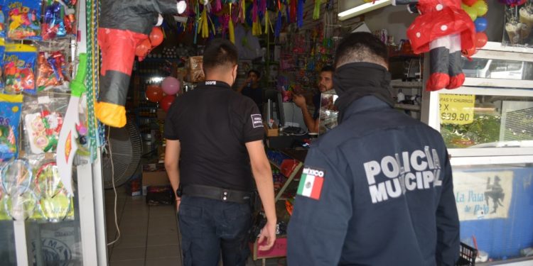 Seguridad Pública realiza operativo de vigilancia en el comercio por el buen fin
