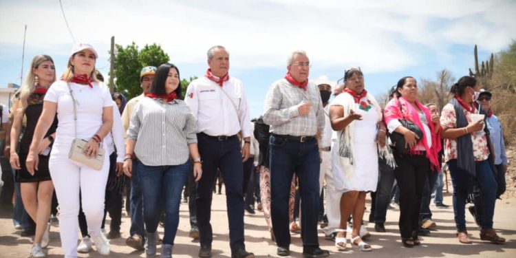 Visitan el Gobernador Rocha Moya y el Alcalde Gerardo Vargas San Miguel y El Maviri.